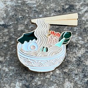 Ramon Noodle bowl Brooch lapel pin backpack‎ pin Hat pin